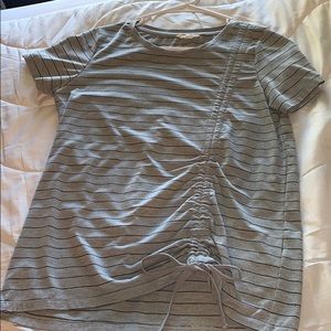 grey stripped t-shirt